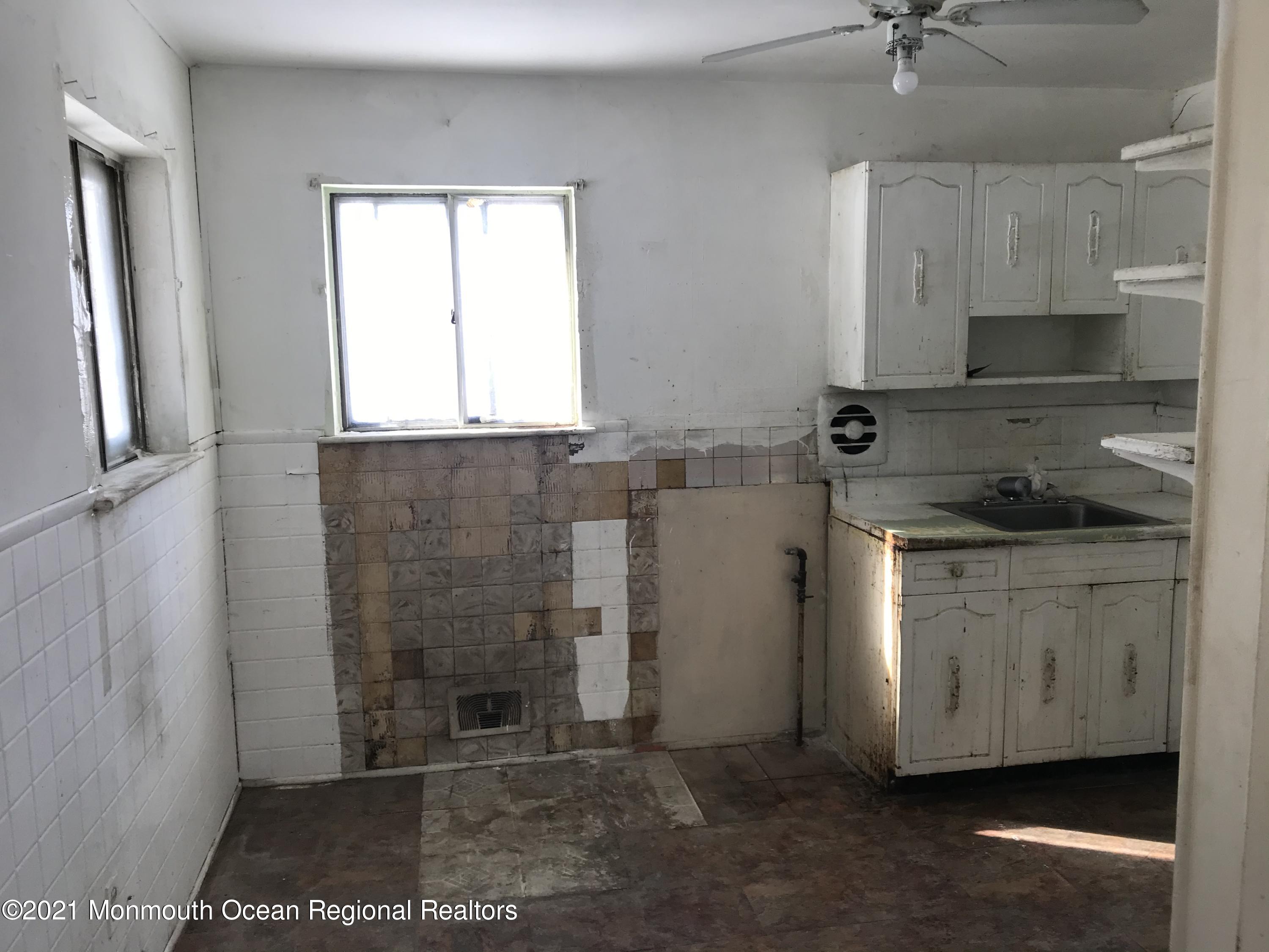 286 Chambersbridge Road Brick, NJ 08723 - Photo 16 of 17 4A0756E4-2F7F-4484-9436-46390D4E9134
