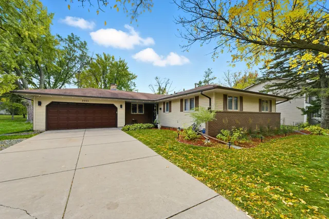 $360,000 | 2001 Woods Lane, Burnsville, MN 55337