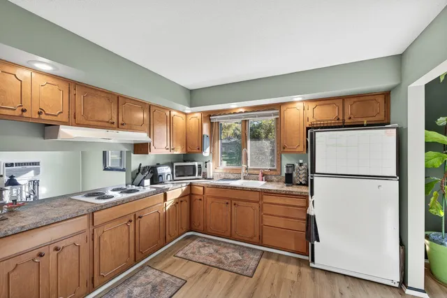 $360,000 | 2001 Woods Lane, Burnsville, MN 55337