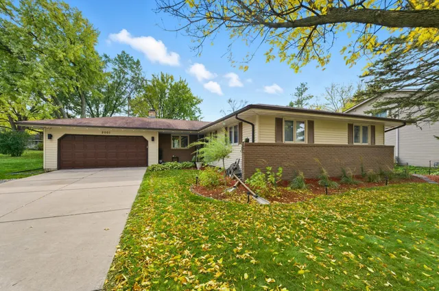 $360,000 | 2001 Woods Lane, Burnsville, MN 55337