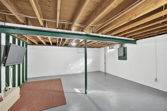 $360,000 | 2001 Woods Lane, Burnsville, MN 55337