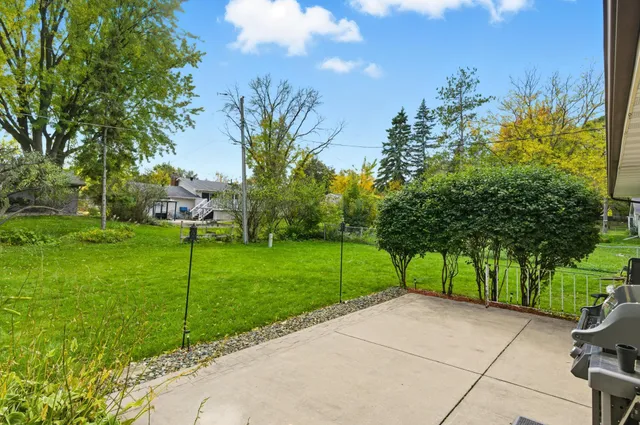 $360,000 | 2001 Woods Lane, Burnsville, MN 55337