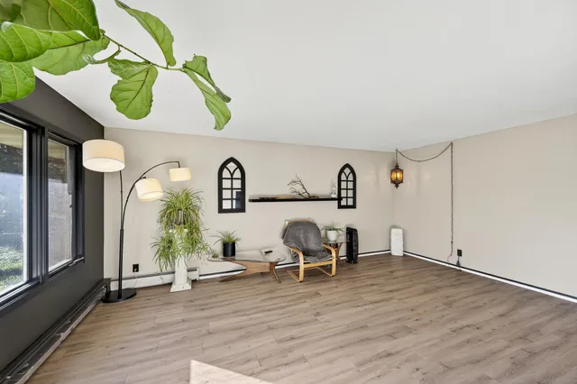 $360,000 | 2001 Woods Lane, Burnsville, MN 55337