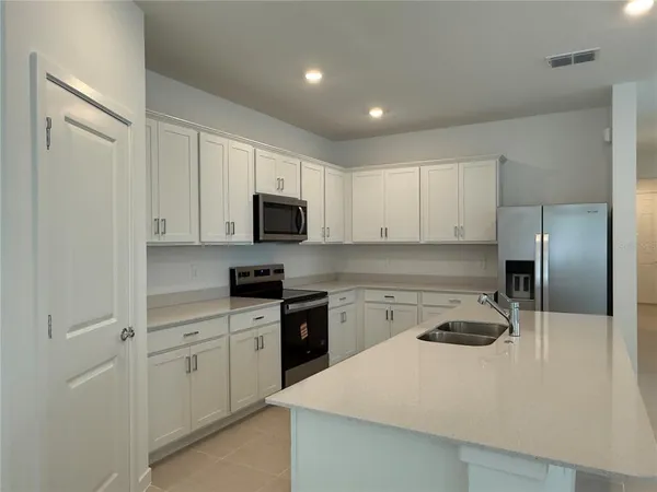 $2,400 | 3915 Big Sky Drive, Spring Hill, FL 34604