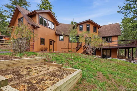 front view of house with a yard