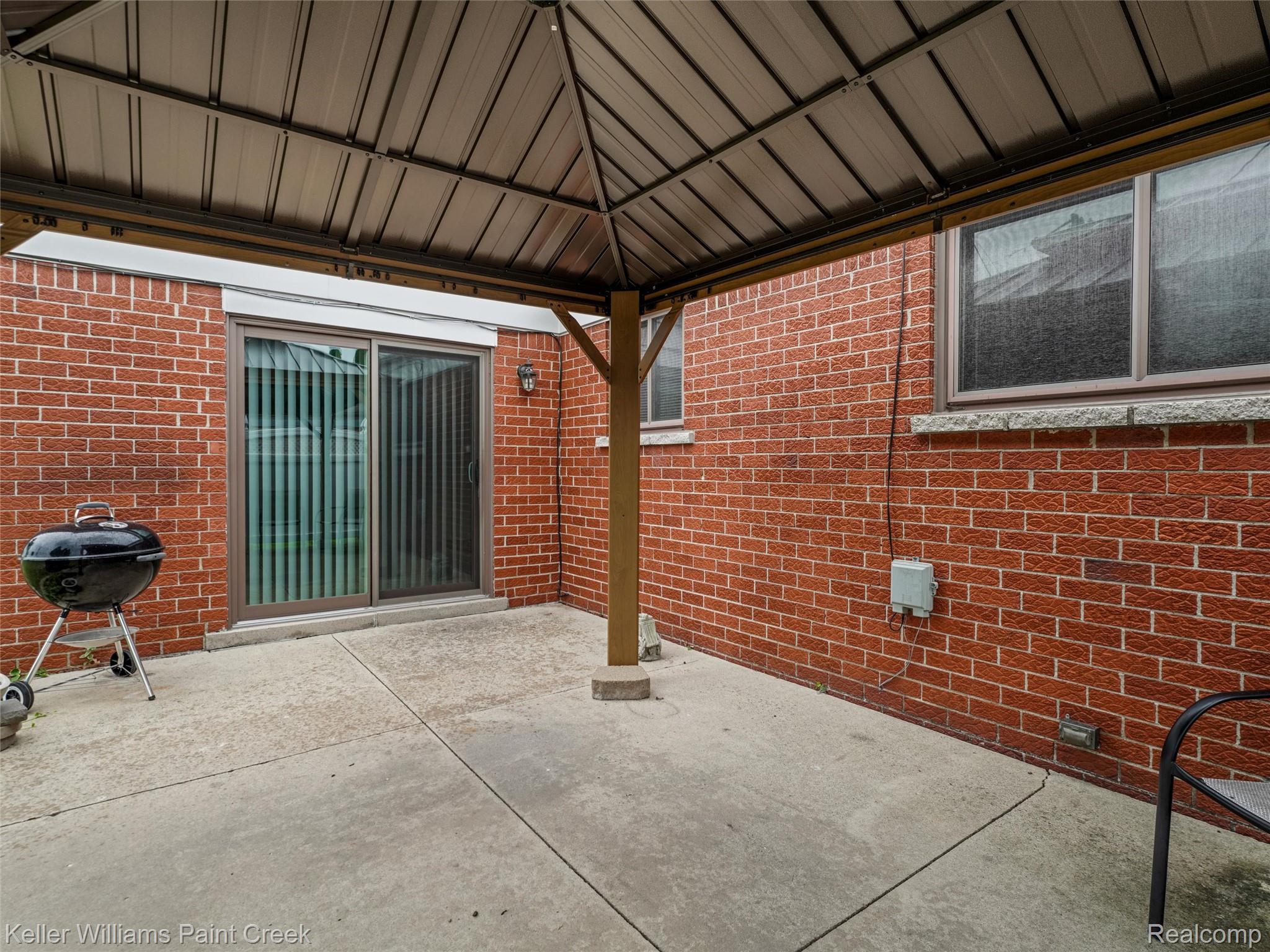 29720 Merrick Warren, MI 48092 - Photo 30 of 50 29-29720 Merrick, Warren 0028.jpg