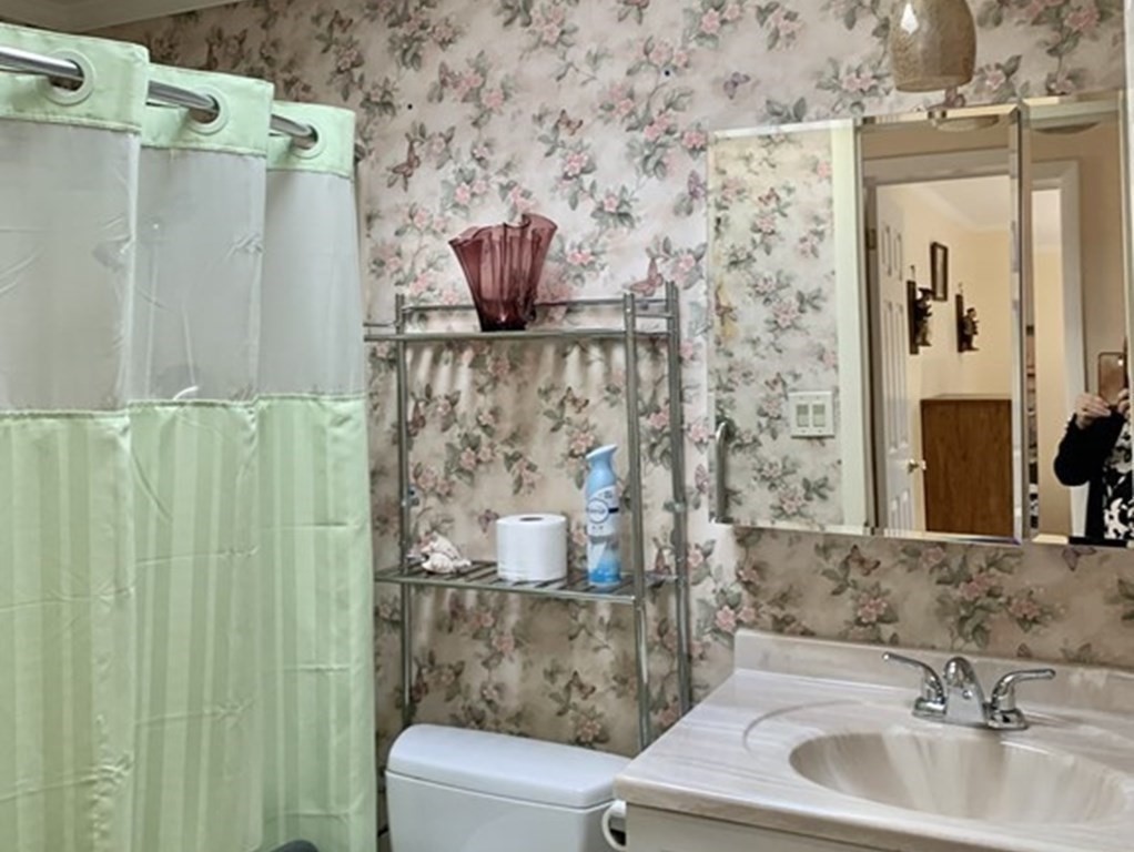 22 Castle Road Attleboro, MA 02703 - Photo 18 of 23 Gallery Image 18