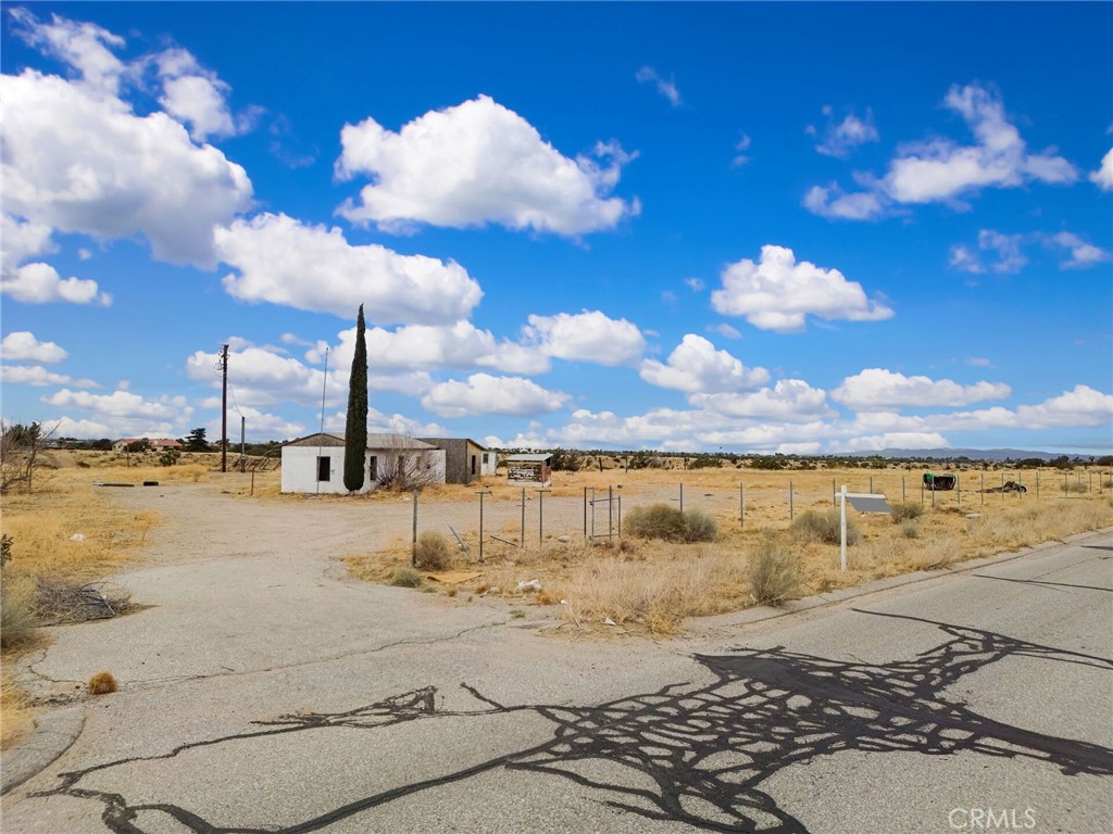 9770 Verbena Road Hesperia, CA 92344 - Photo 28 of 37 Gallery Image 28