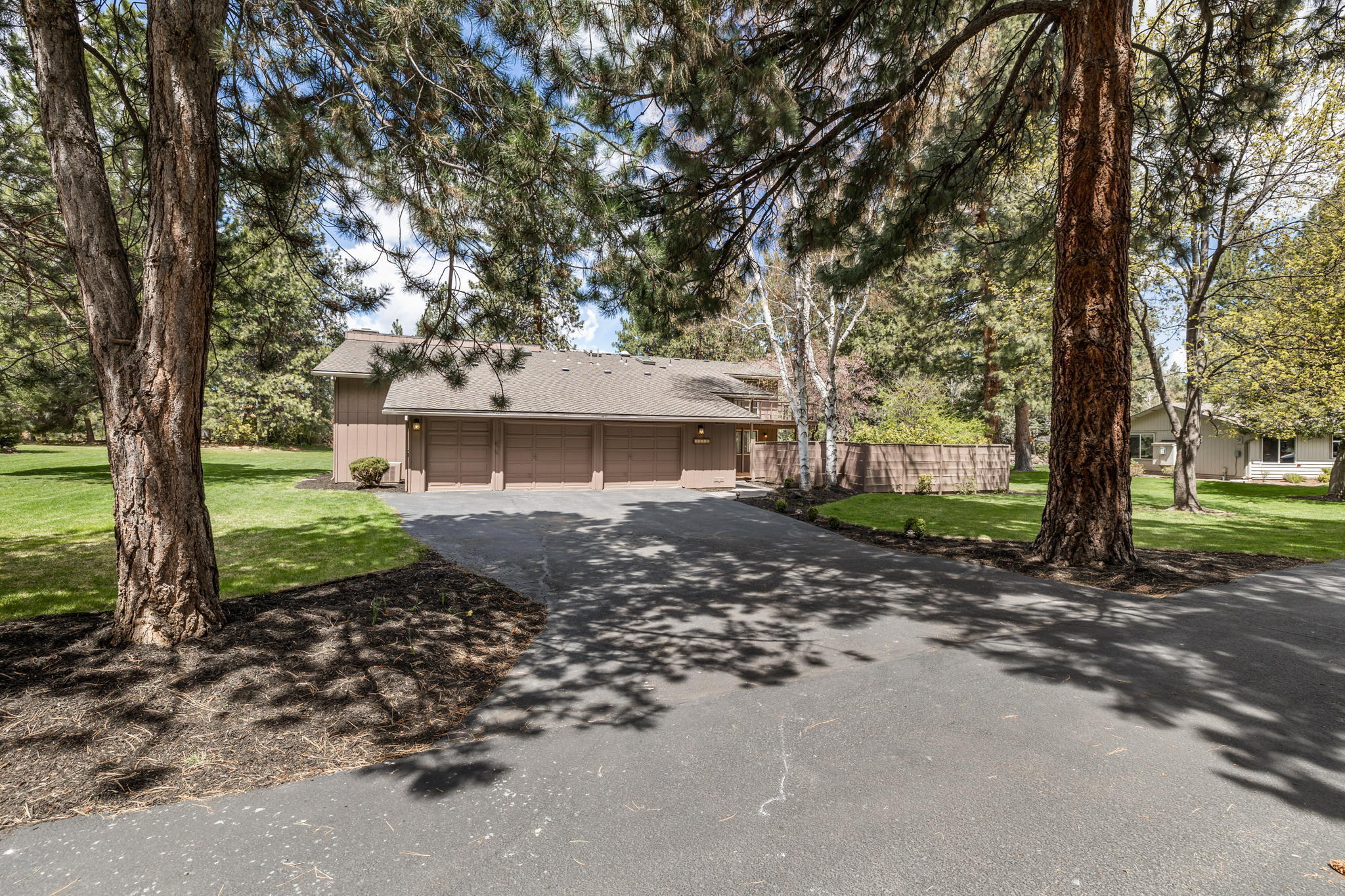 20364 Strawline Road Bend, OR 97702 - Photo 1 of 33 2022_05_11_20364_strawline-60