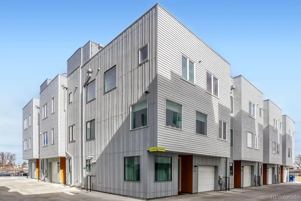 a view of a large white building