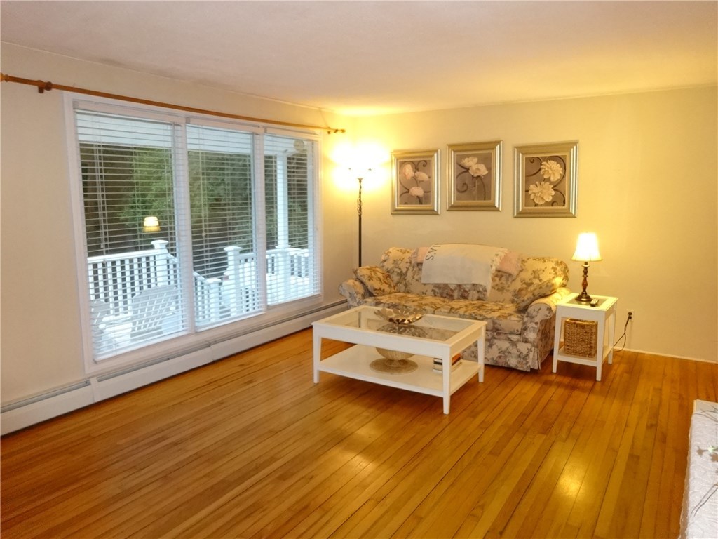 8 Stephen Hopkins Road Scituate, RI 02825 - Photo 9 of 40
