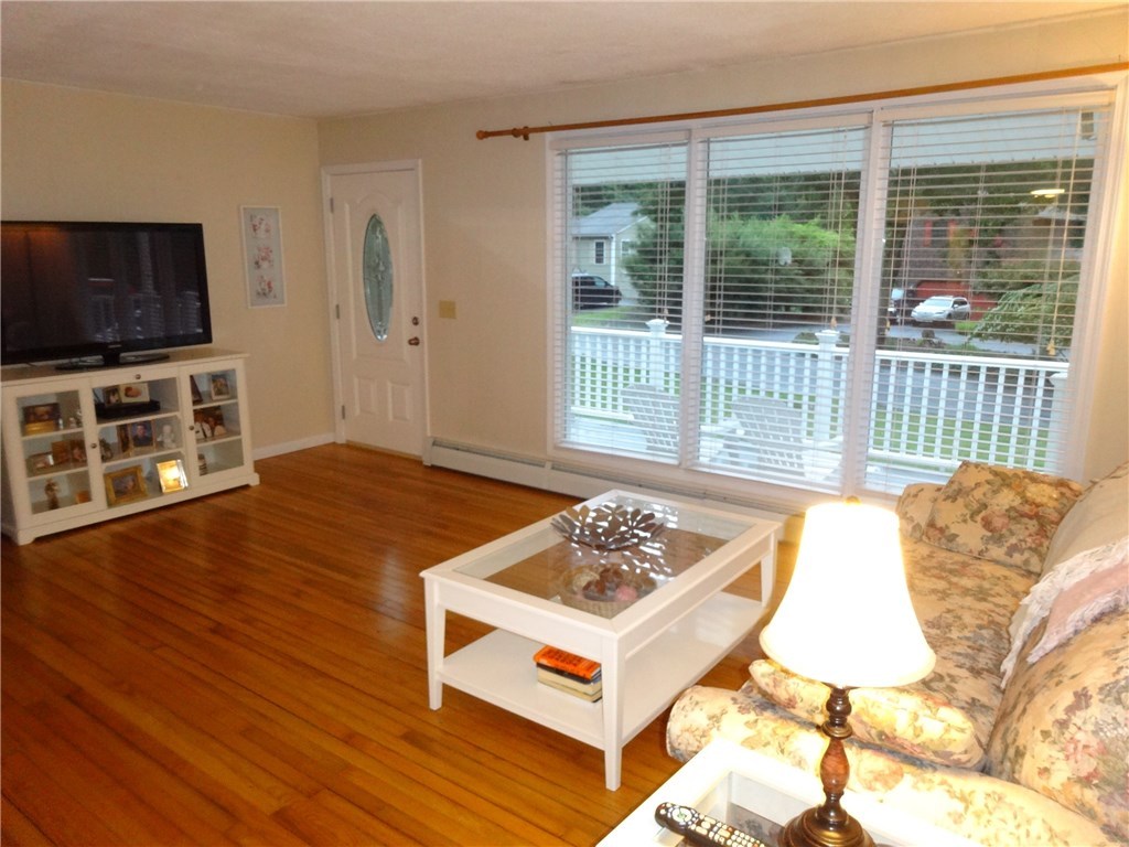 8 Stephen Hopkins Road Scituate, RI 02825 - Photo 10 of 40