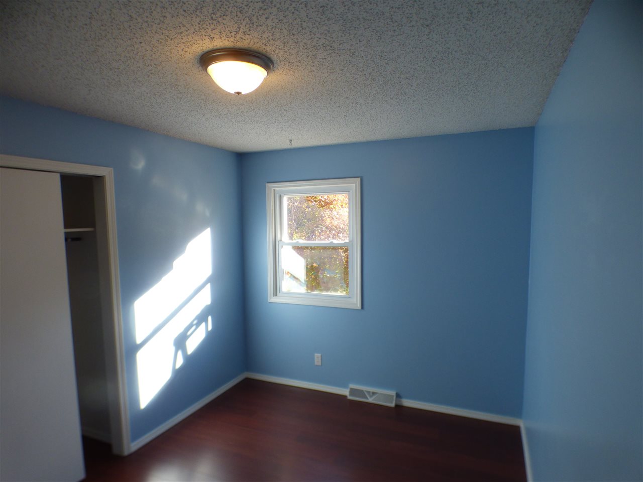 137 Country Court Road Loogootee, IN 47553 - Photo 11 of 36 Gallery Image 11