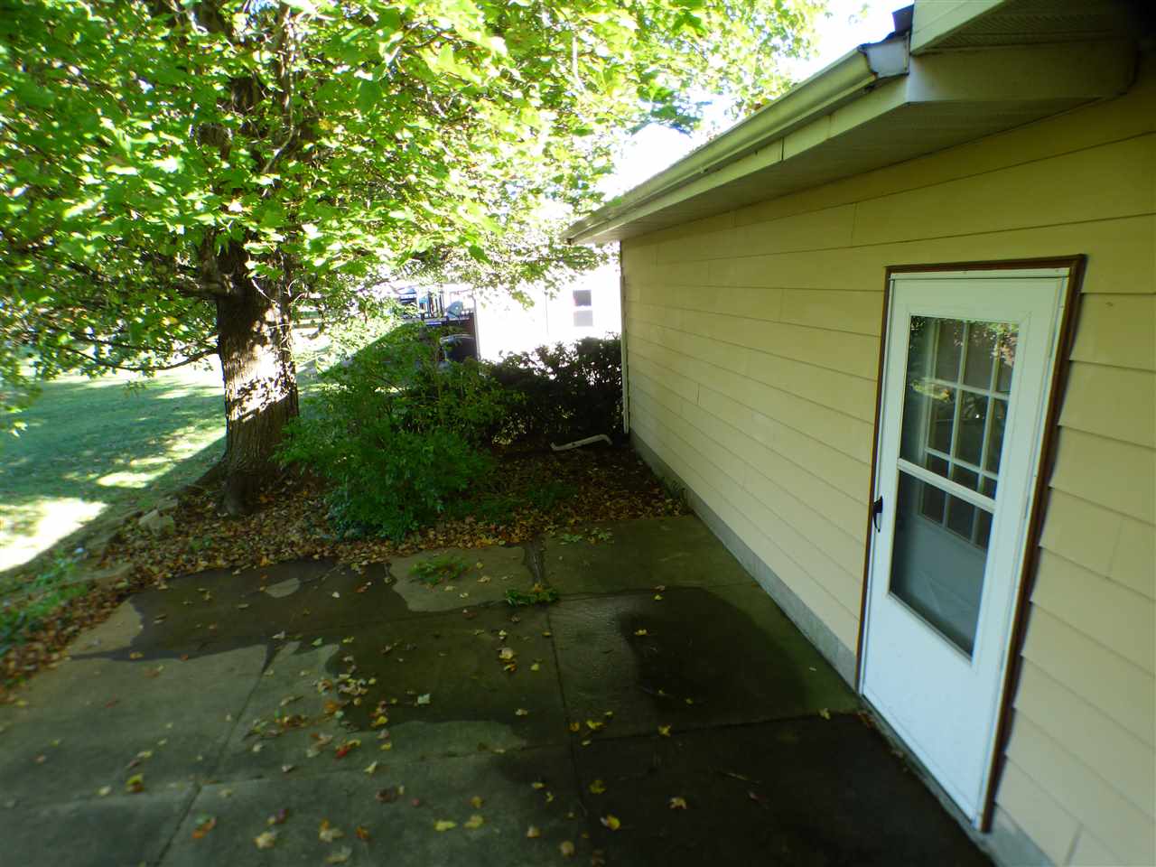 137 Country Court Road Loogootee, IN 47553 - Photo 27 of 36 Gallery Image 27