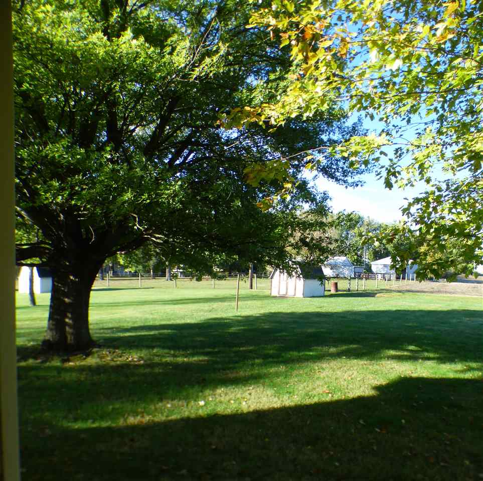 137 Country Court Road Loogootee, IN 47553 - Photo 28 of 36 Gallery Image 28