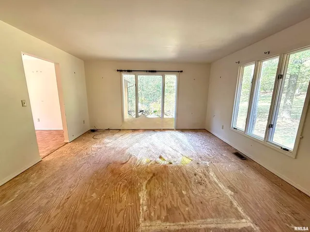 $250,000 | 592 Brush Hill Road, Carbondale, IL 62901