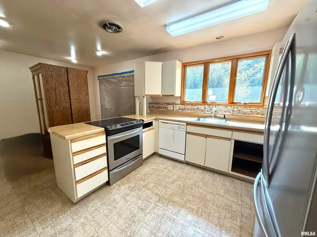 $250,000 | 592 Brush Hill Road, Carbondale, IL 62901