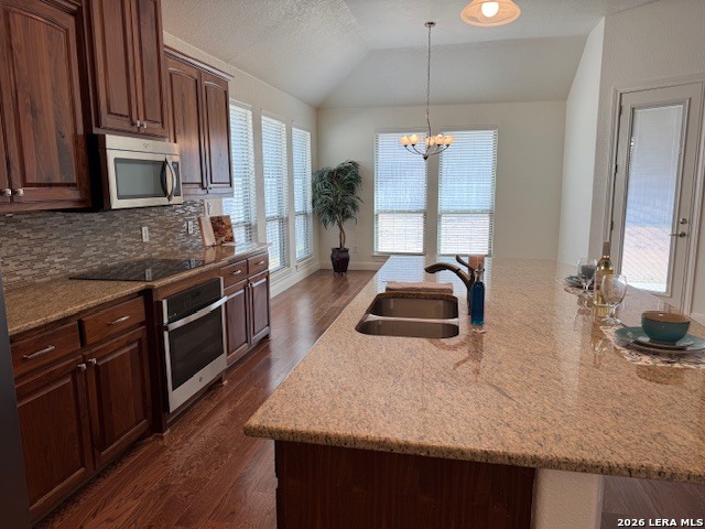 2712 Crest Ridge Drive New Braunfels, TX 78132 - Photo 6 of 17