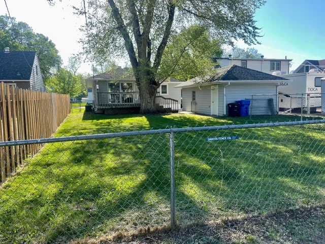 $275,000 | 1630 7th Street North, Fargo, ND 58102