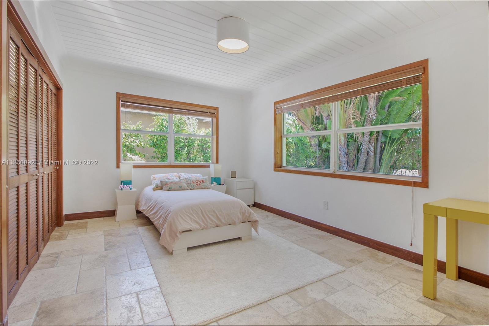 1525 Cleveland Road Miami Beach, FL 33141 - Photo 11 of 24