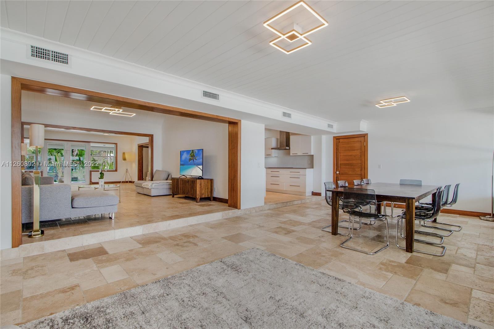 1525 Cleveland Road Miami Beach, FL 33141 - Photo 17 of 24