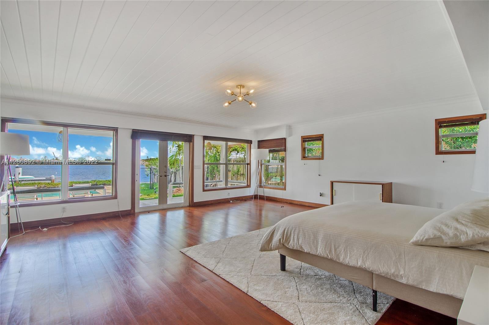 1525 Cleveland Road Miami Beach, FL 33141 - Photo 20 of 24