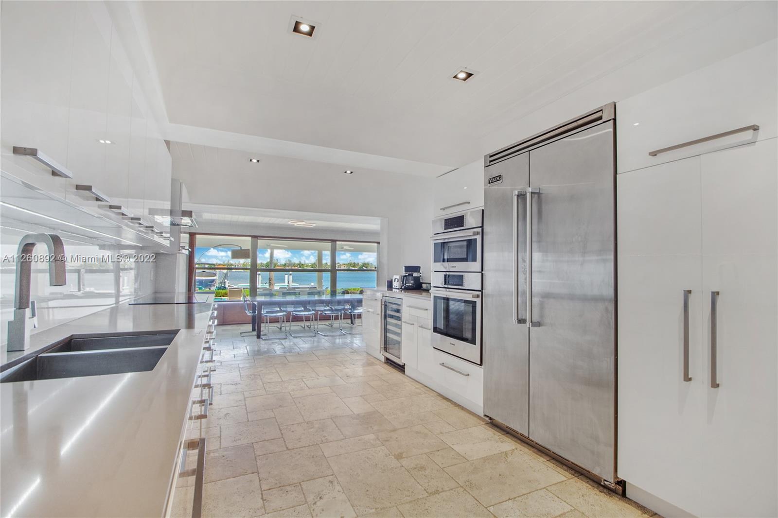 1525 Cleveland Road Miami Beach, FL 33141 - Photo 4 of 24