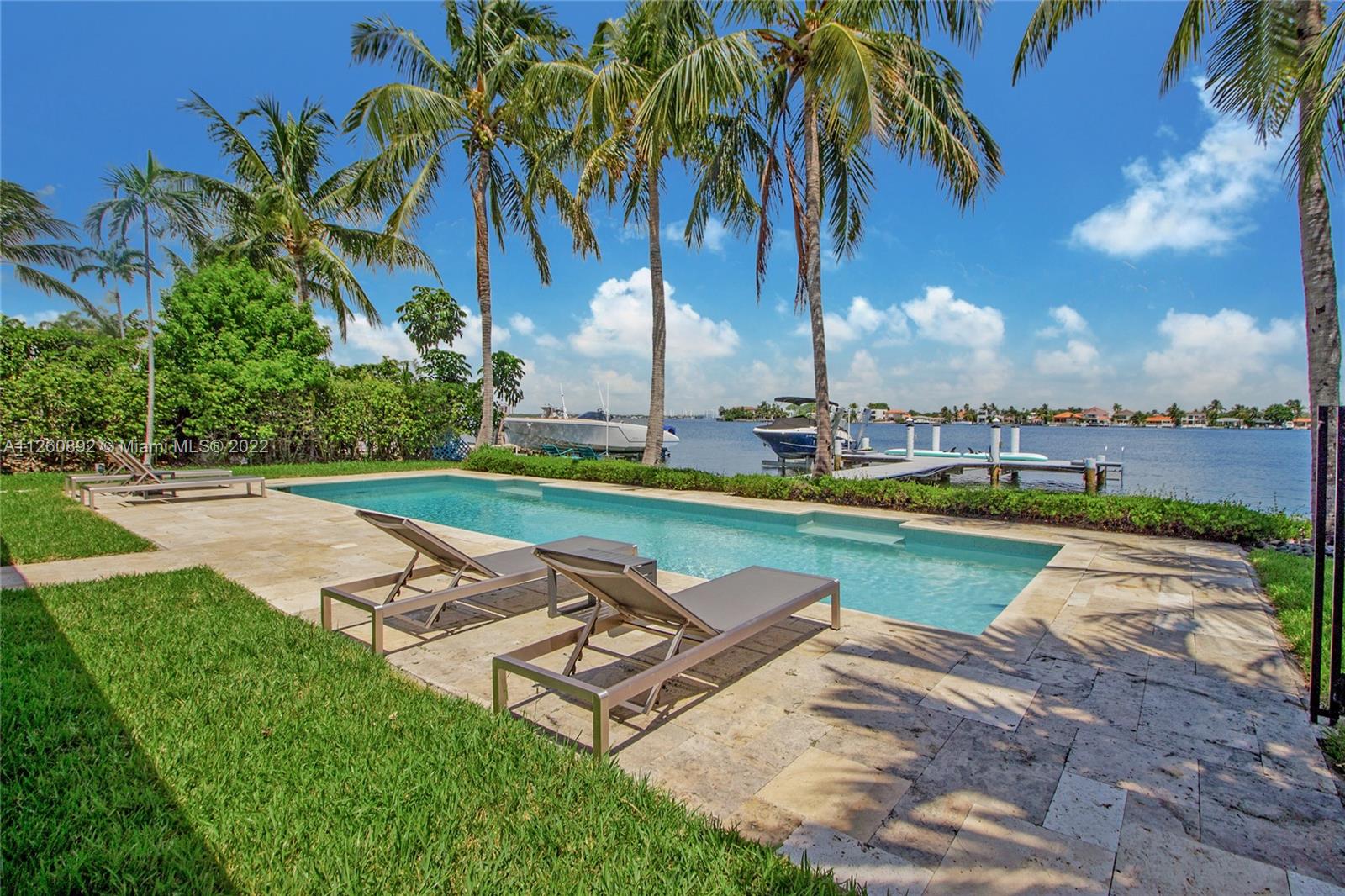 1525 Cleveland Road Miami Beach, FL 33141 - Photo 6 of 24