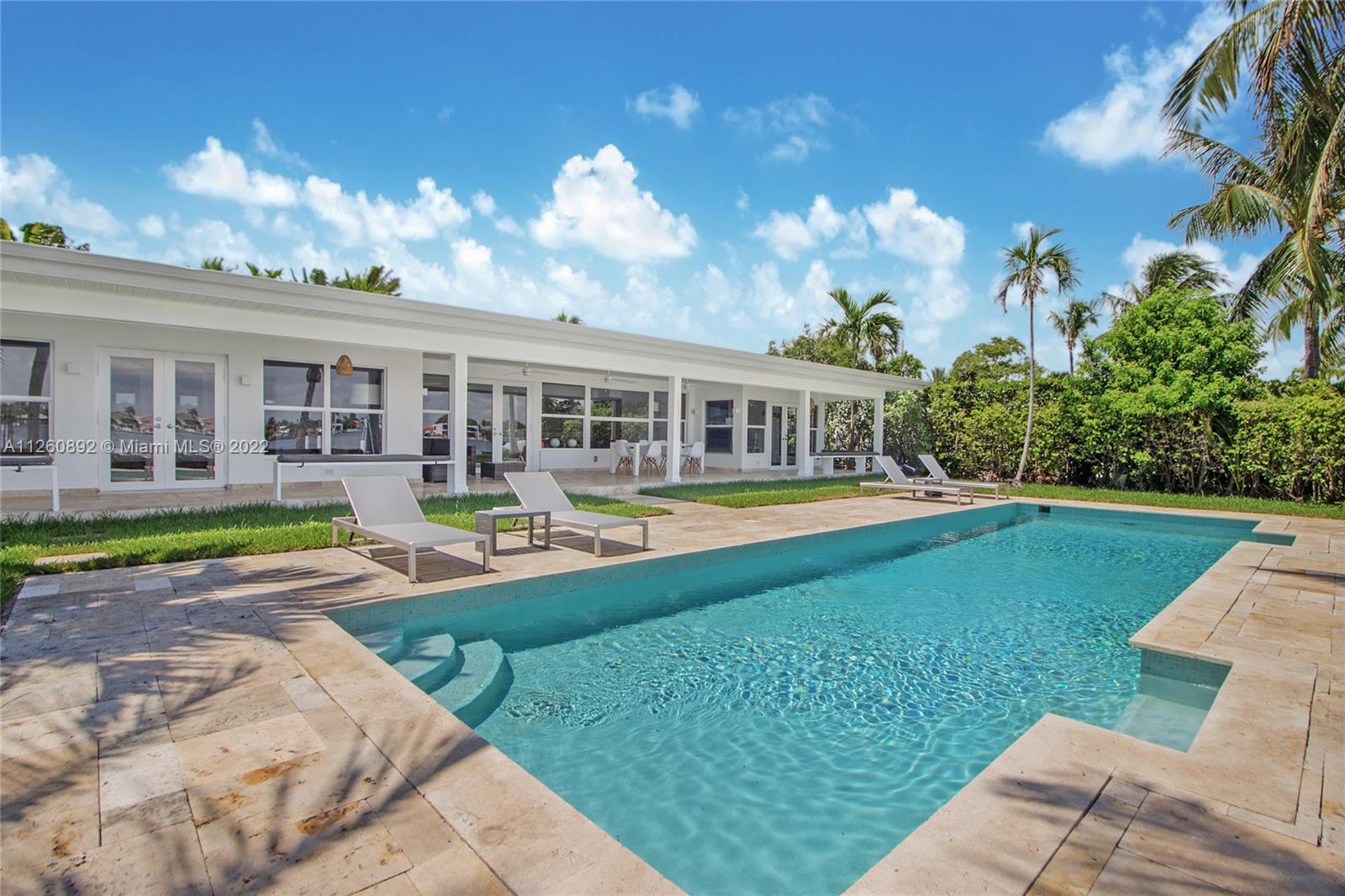 1525 Cleveland Road Miami Beach, FL 33141 - Photo 7 of 24