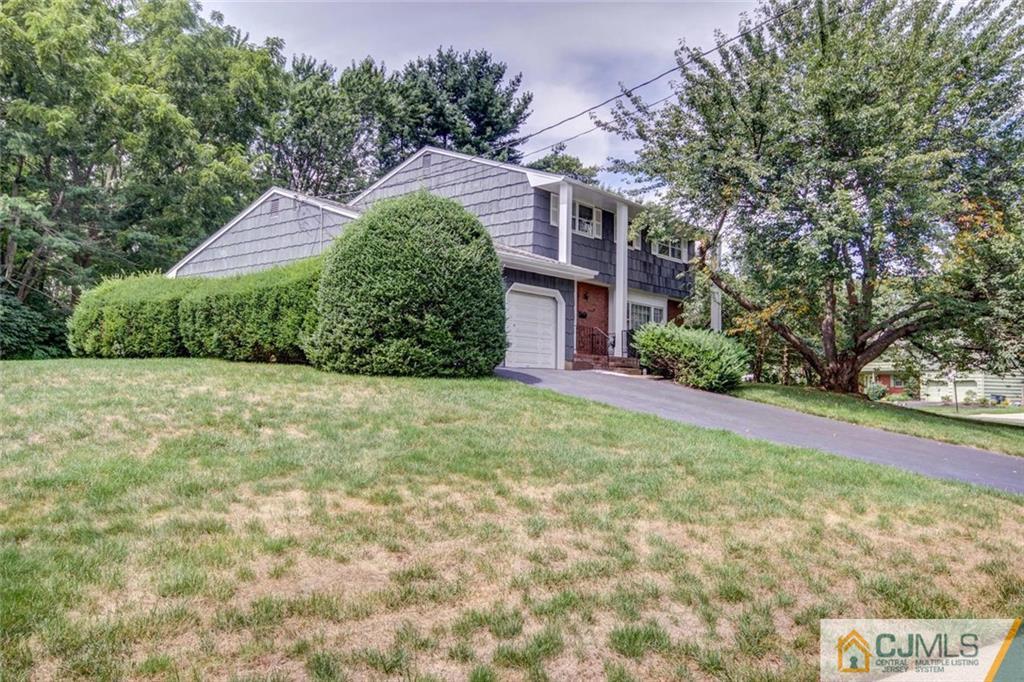 31 Dexter Road East Brunswick, NJ 08816 - Photo 2 of 25 Gallery Image 2