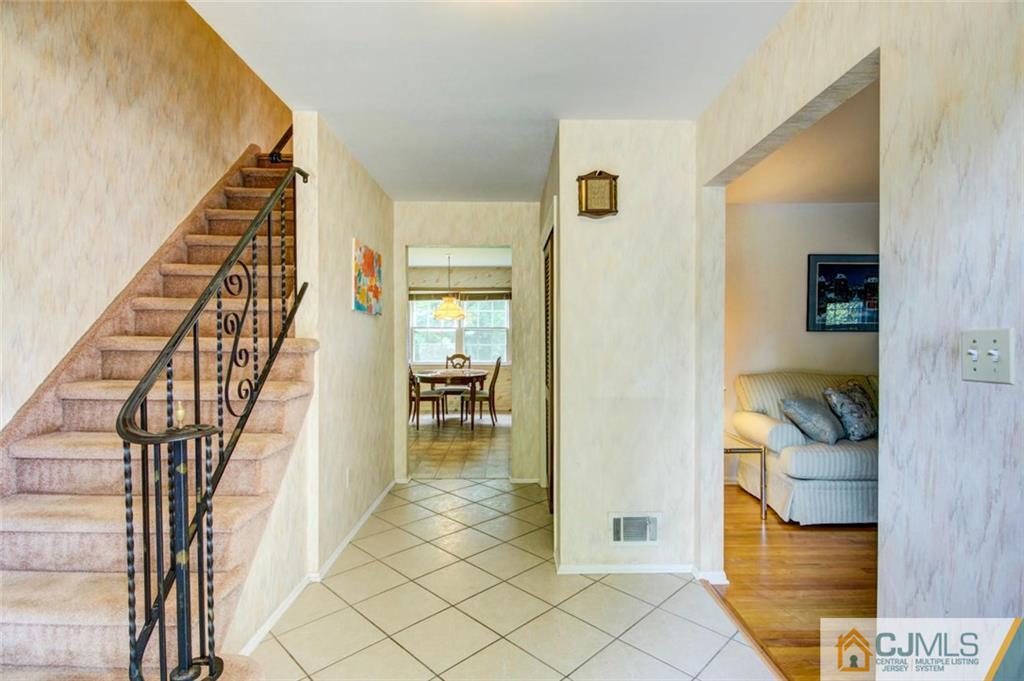 31 Dexter Road East Brunswick, NJ 08816 - Photo 3 of 25 Gallery Image 3