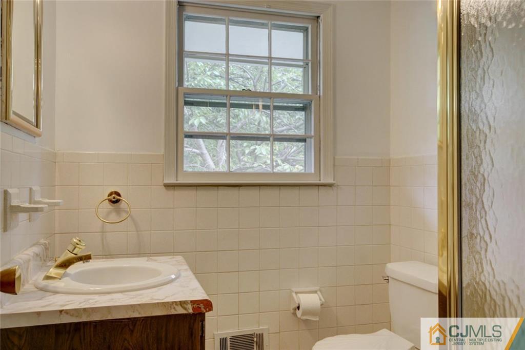 31 Dexter Road East Brunswick, NJ 08816 - Photo 21 of 25 Gallery Image 21
