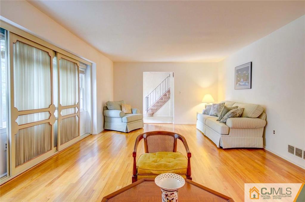 31 Dexter Road East Brunswick, NJ 08816 - Photo 5 of 25 Gallery Image 5