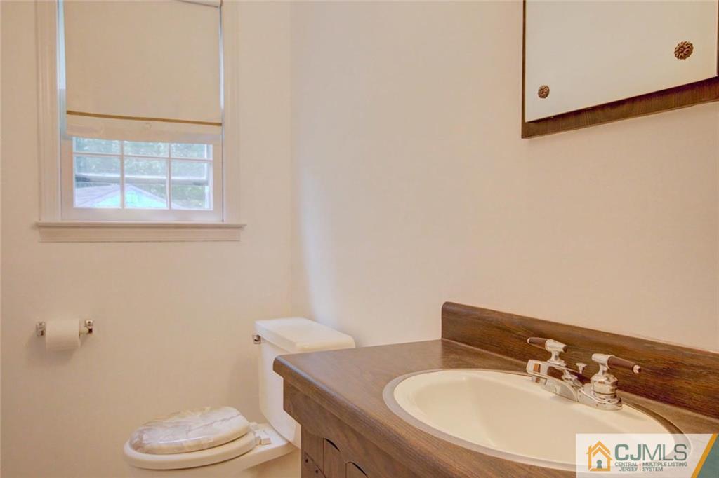 31 Dexter Road East Brunswick, NJ 08816 - Photo 9 of 25 Gallery Image 9