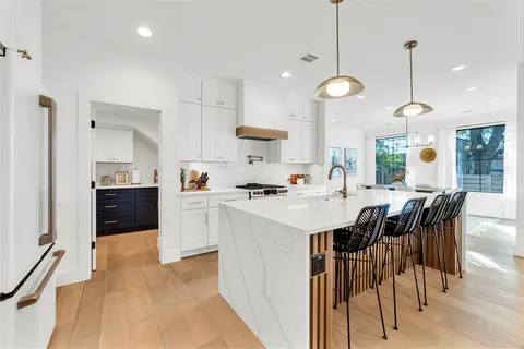 $2,079,000 | 1902 Tillotson Avenue, Austin, TX 78702