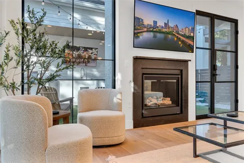 $2,079,000 | 1902 Tillotson Avenue, Austin, TX 78702