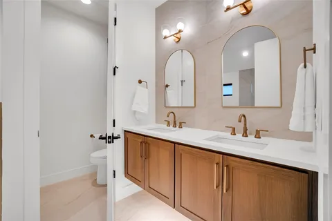 $2,079,000 | 1902 Tillotson Avenue, Austin, TX 78702