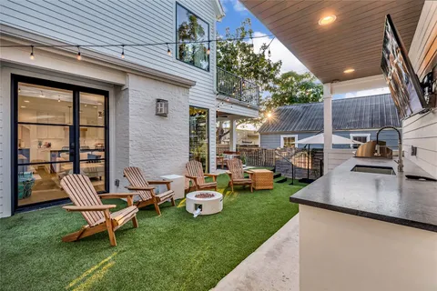 $2,079,000 | 1902 Tillotson Avenue, Austin, TX 78702