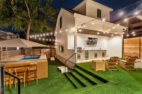 $2,079,000 | 1902 Tillotson Avenue, Austin, TX 78702