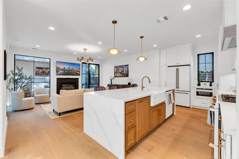 $2,079,000 | 1902 Tillotson Avenue, Austin, TX 78702