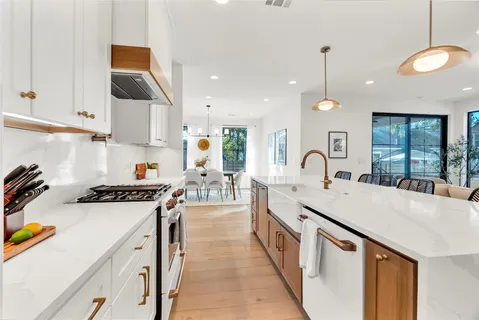 $2,079,000 | 1902 Tillotson Avenue, Austin, TX 78702