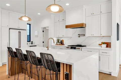 $2,079,000 | 1902 Tillotson Avenue, Austin, TX 78702