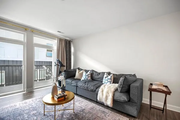 $1,850 | 1905 North Water Street, Unit 401, Milwaukee, WI 53202