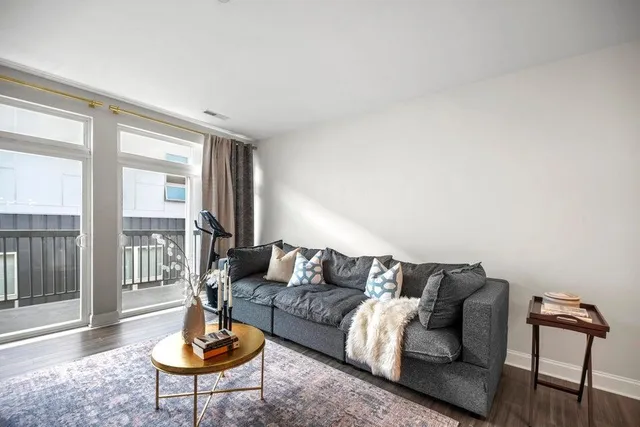 $1,850 | 1905 North Water Street, Unit 401, Milwaukee, WI 53202