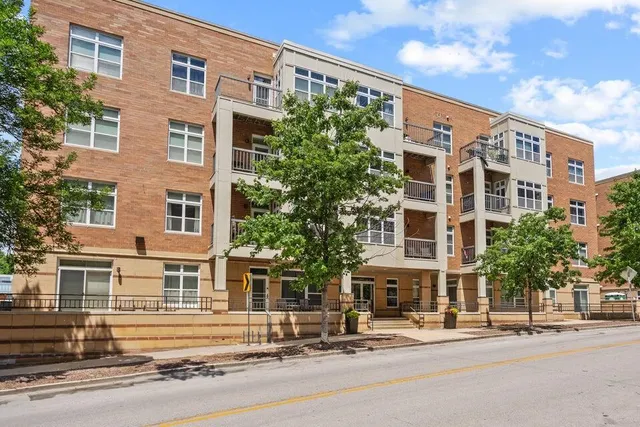 $1,850 | 1905 North Water Street, Unit 401, Milwaukee, WI 53202