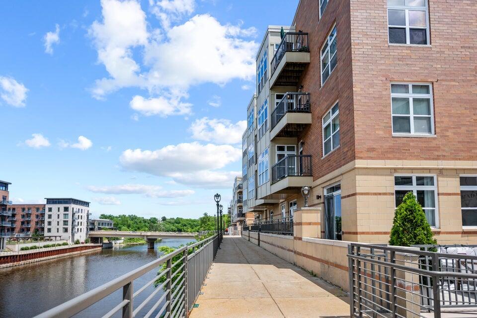 1905 North Water Street, Unit 401 Milwaukee, WI 53202 - Photo 43 of 43 Riverwalk