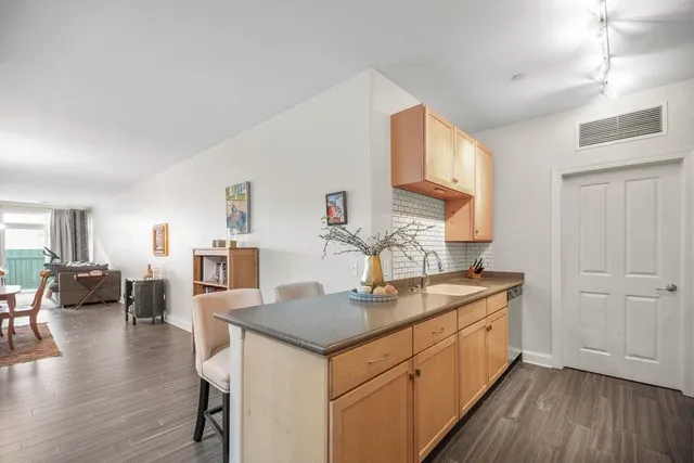 $1,850 | 1905 North Water Street, Unit 401, Milwaukee, WI 53202