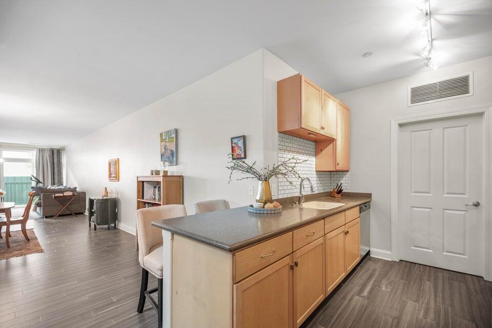 1905 North Water Street, Unit 401 Milwaukee, WI 53202 - Photo 6 of 43 Kitchen