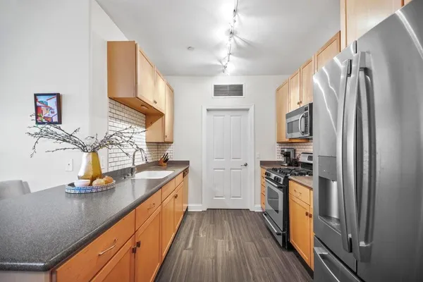 $1,850 | 1905 North Water Street, Unit 401, Milwaukee, WI 53202