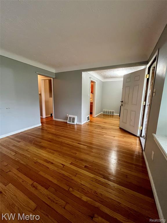 19362 Sunderland Road Detroit, MI 48219 - Photo 2 of 6